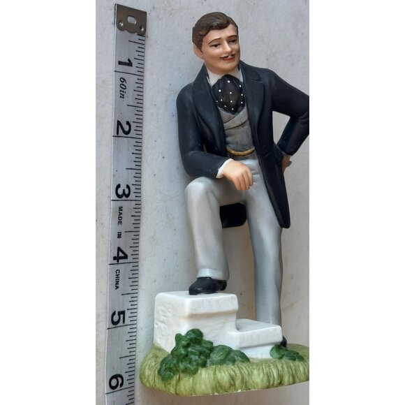 Set of 2 VTG AVON Gone With The Wind Rhett Butler Scarlett O'Hara Figurines-READ - Picture 8 of 13